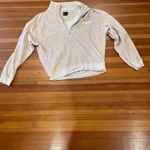 WSLY Cream quarter zip sweatshirt size medium